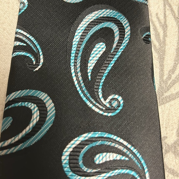 Men’s Montebello Silk Tie - Picture 2 of 5
